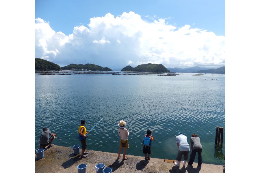 のんびり釣り糸を垂らして