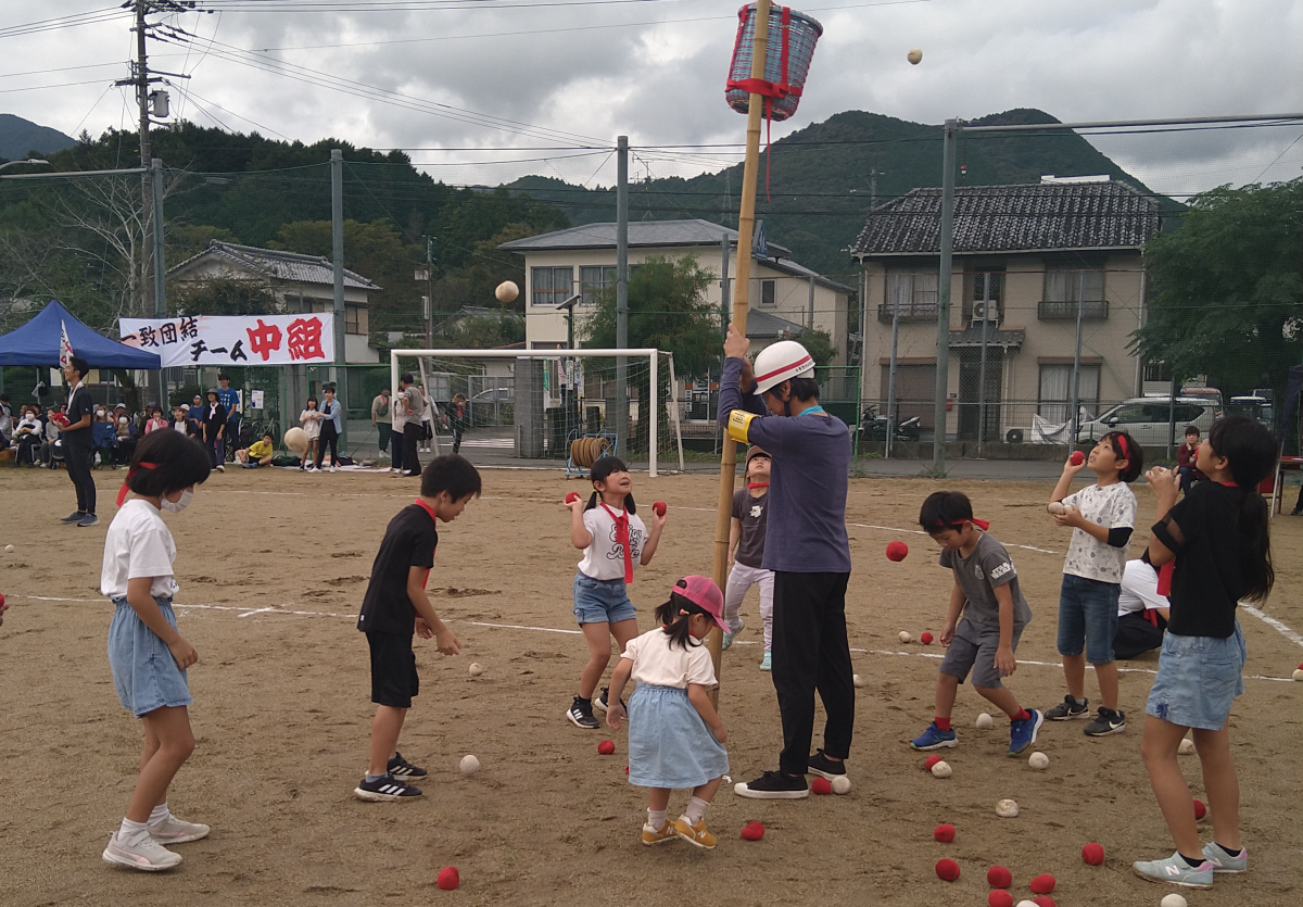 ちびっこ玉入れ