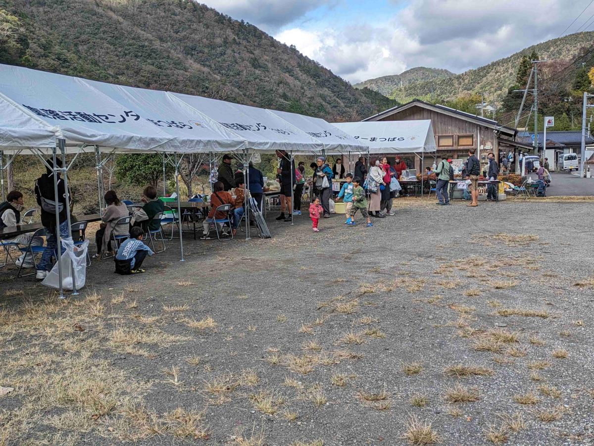 お祭り会場の様子