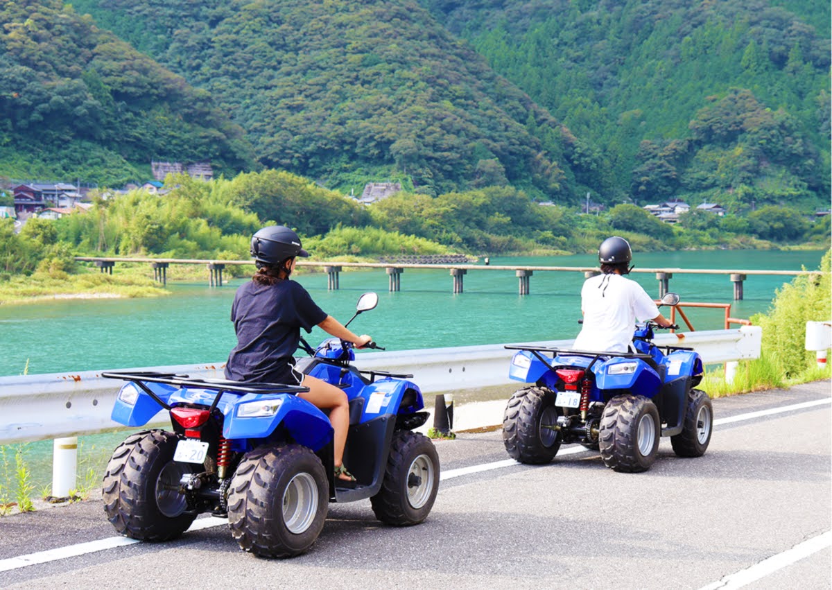 四輪バギーで仁淀川沿いを散策