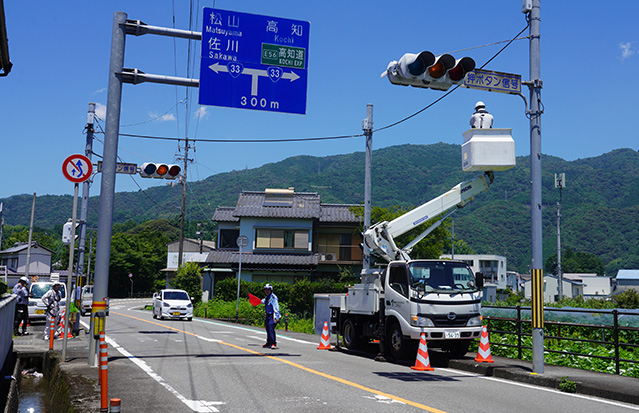【自社パッケージシステムの開発・変更・テスト】高知で実現する、新しい働き方◆自然とITに囲まれながら、あなたの能力を最大限に活かせる環境があります。◆システム開発業務経験3年以上必須◆年間休日110日