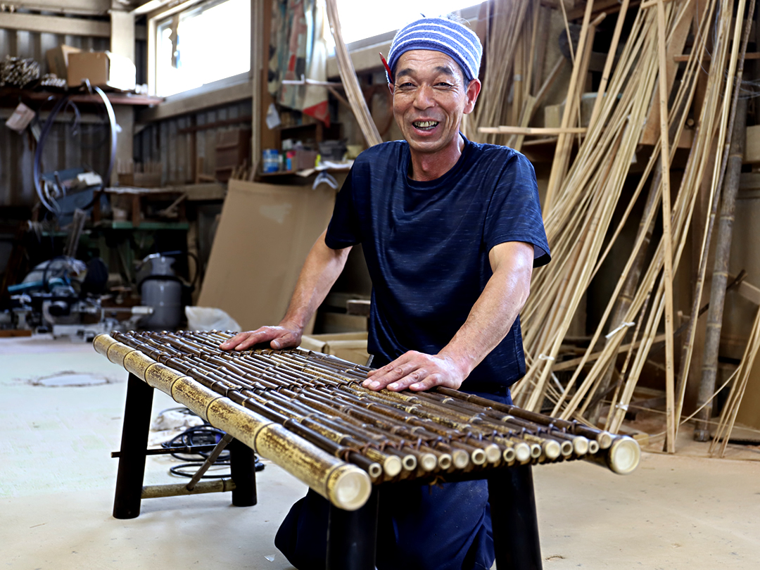 【現場技術職（竹職人）】日本唯一の虎斑竹（とらふだけ）を中心とした竹材の製竹、加工、竹細工、竹製品制作をしていただきます。未経験の方も社内でしっかり丁寧に指導します。