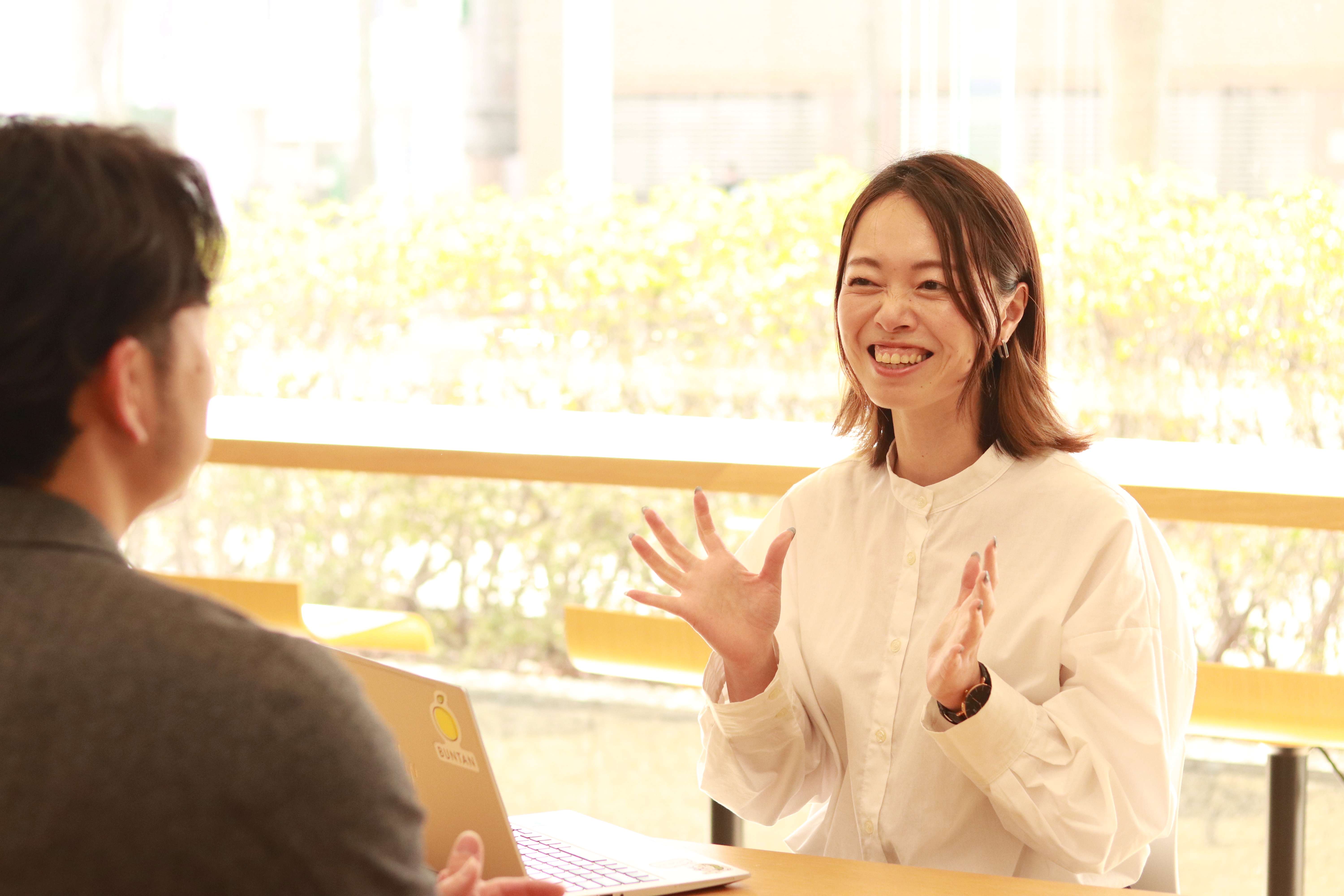 高知の求人メディアBUNTAN【キャリアアドバイザー兼営業職】◆年間休日120日以上◆プライム上場企業G