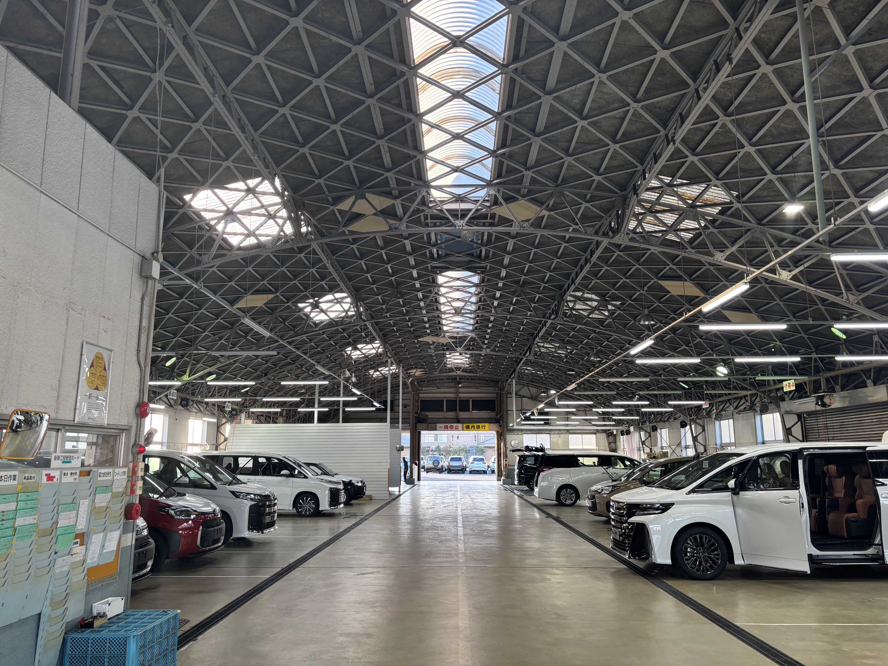 【自動車用品取付・コーティング施工】経験不問◆年間休日106日◆高知が好きで、クルマのカスタマイズが好きな方／または手先が器用な方におススメ