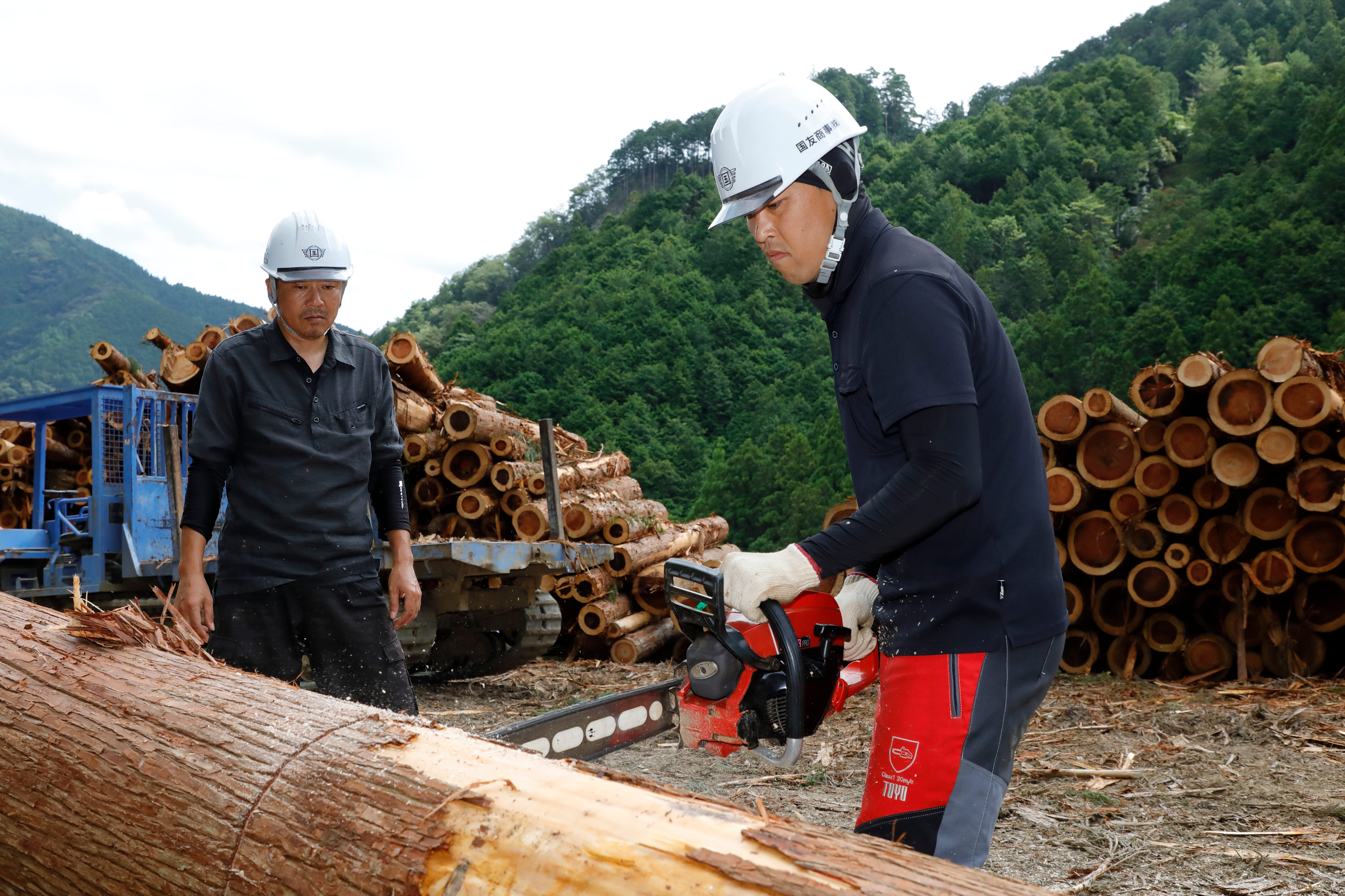 【林業作業員】未経験者歓迎◆農林業でのお仕事◆子育て中のパパも活躍中◆転勤なし