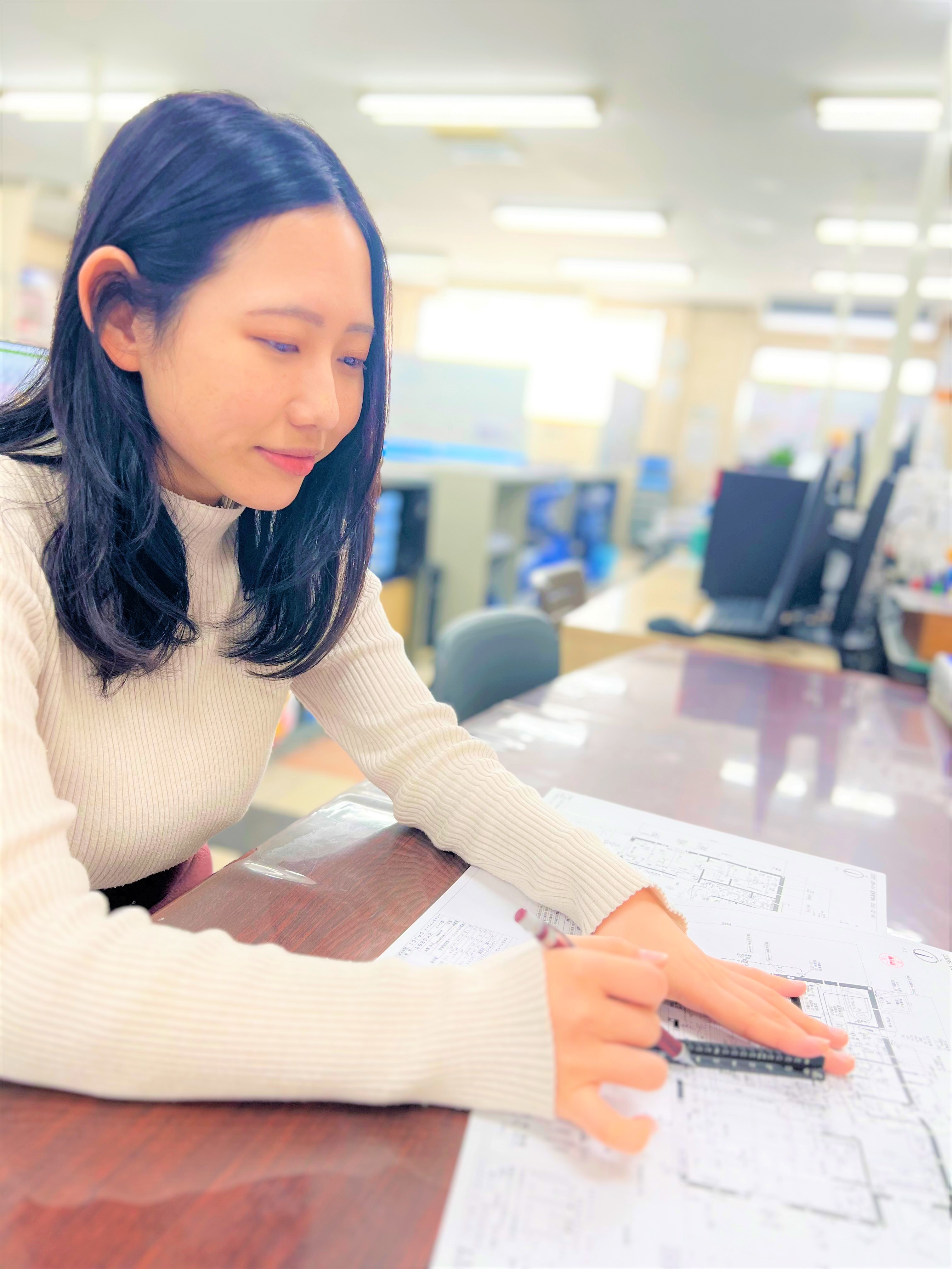 【住宅設計】CAD経験者歓迎◆安定企業・資格取得支援や手当が充実◆インセンティブあり◆連休取得可能◆東四国に根差した住宅トップクラスシェアブランドで住まいに携わるお仕事です。◆初回は基本的にWebカジュアル面談です。