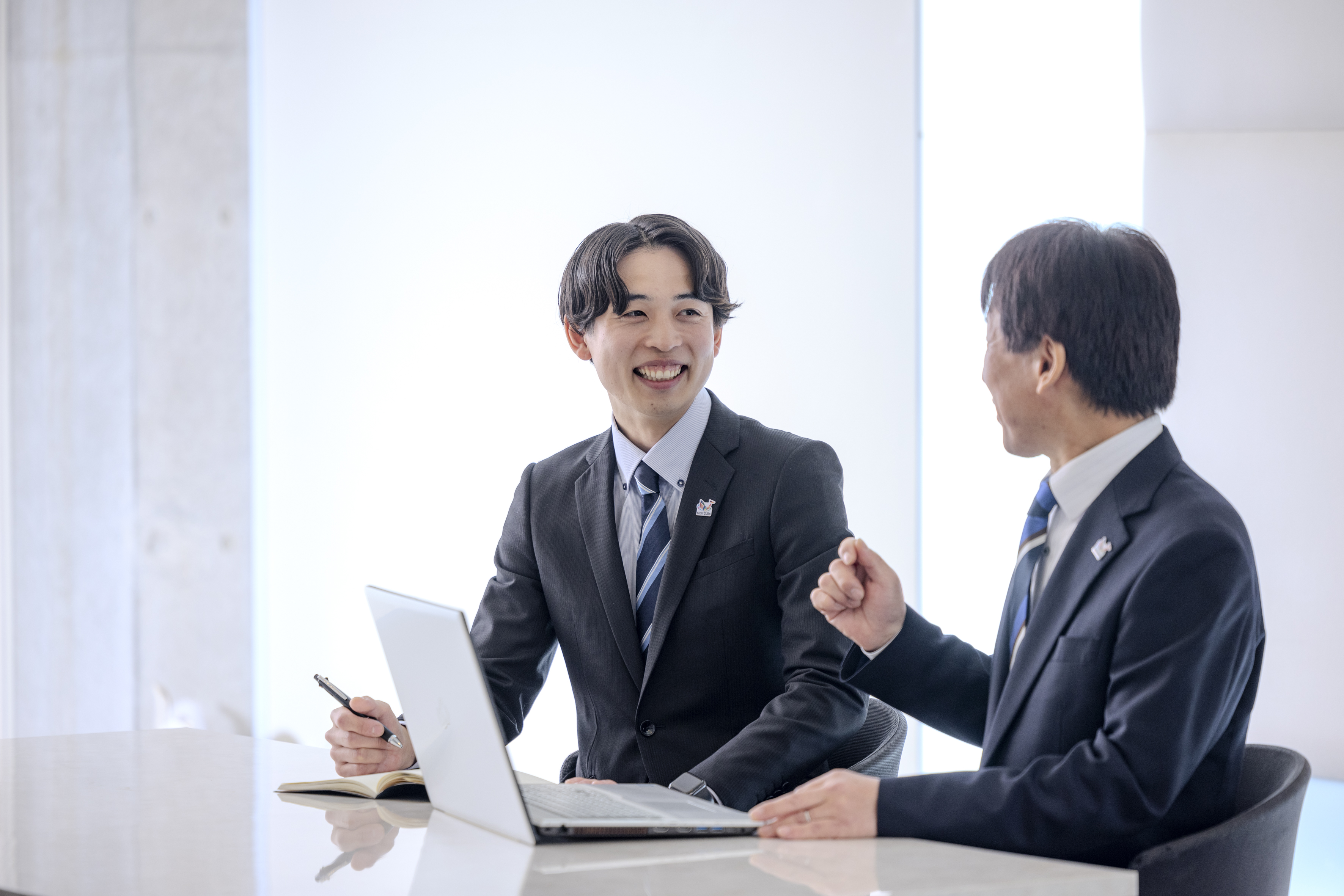 【不動産担保融資の営業】反響営業（資⾦が必要なお客様への融資）◆未経験⼊社9割以上／残業⽉3時間程度程／昨年度賞与112万円以上◆年間休日121日