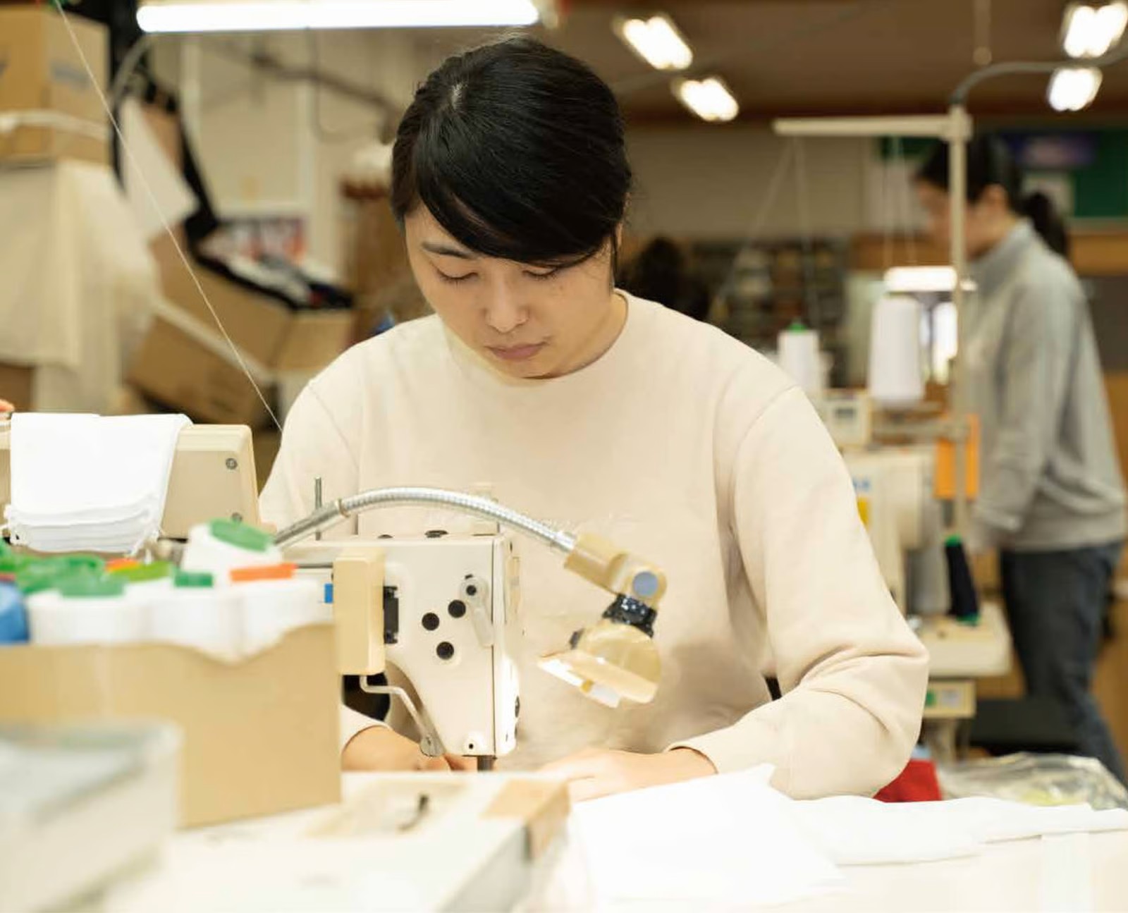 【縫製スタッフ】未経験者歓迎◆転勤なし◆年間休日105日以上◆ミズノスポーツの指定工場で活躍！プロ野球や全国大会で着用されるユニフォーム等の縫製に関われます。